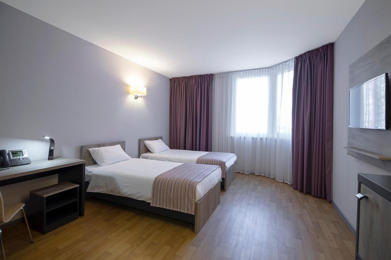 Favor Sport Hotel Kyiv Exterior foto