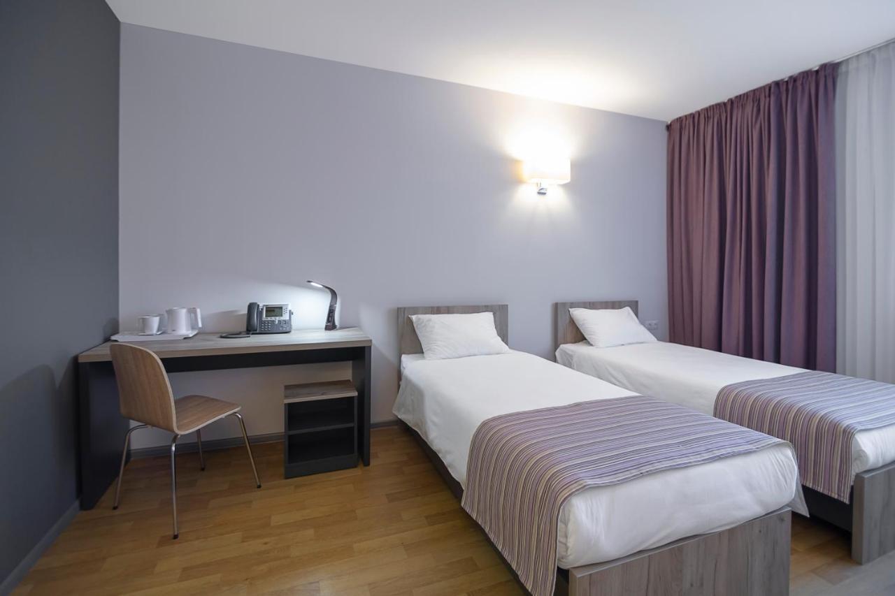 Favor Sport Hotel Kyiv Exterior foto
